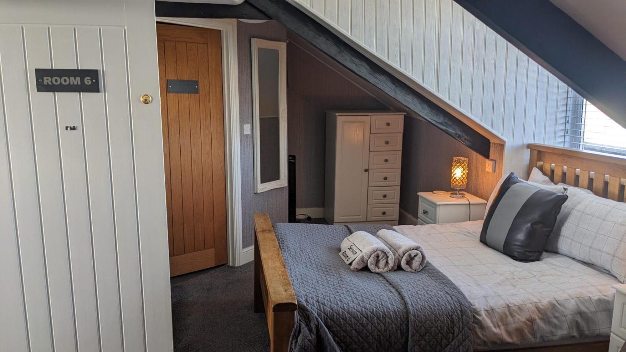 Croyland Guest House Tenby Exterior photo